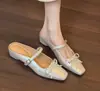 Primeiro Encontro Temporada Sandálias de Salto Alto Bico Quadrado com Laço e Rebites na Ponta Chinelos Mules de Salto Alto Plataforma Slip-Ons Femininos