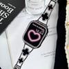 Adecuado para Correa Apple iWatch Ultra Se Generaciones 1-10 Trébol de Cuatro Hojas Incrustado con Diamantes Nácar Correa Metálica Ecológica