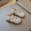 Sandálias Infantis para Meninas Verão Uso Externo 2026 Estilo Coreano Meninas Tecelagem Vazada Sapatos de Princesa Sola Macia Crianças de Tamanho Médio e Grande Sapatos de Praia