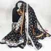 Ciudad de Yiwu Youhu Primavera y Verano Alta Gama Versátil Seda Imitación Delgado Bufanda Moda Clásica Larga Bufanda Venta al por Mayor