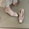 Sandalias de Tacón Grueso con Moño Estilo Francés y Punta Cerrada, Novedad Verano 2026 Estilo Hada Dulce Zapatos de una Sola Pieza sin Espalda con Punta Cuadrada para Mujer
