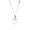 Colar com Fivela de Segurança de Glicínia para Mulheres, Luxo Leve, Sensação de Alta Qualidade, Colar de Flor com Strass, Moderno, Versátil, Criativo, Joia de Mão