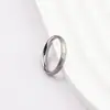 Anel de Aço Titânio Estilo Coreano Nicho com Diamantes, Anel de Joia de Aço Inoxidável com Superfície Fosca para Mulheres