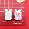Vestido y Juguete de Cara Brillante de Dibujos Animados Serie Conejito Fresa Accesorios de Resina Diadema DIY Pasador Funda para Teléfono Móvil Pegatina para Refrigerador