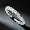 Nuevo producto de verano: Pulsera de espina de pescado de cristal blanco, lujo ligero, elegante, tejida a mano, de alta gama, exquisita, pulsera de nicho