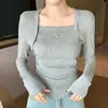 H562 Top casual para mujer de estilo francés, falso dos piezas, manga larga, cuello cuadrado, corte ajustado, camisa base fina versátil de otoño