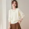 26 Moda Outono/Inverno Nova Malha Elegante Tamanho Grande Gola Redonda Casual Versátil Tendência Top para Mulheres