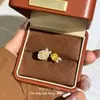 Moderna de Estilo Vintage, Gama Alta, Única, Exquisita, Versátil, de Nicho, Elegante, Personalizada, Lujosa, Color Dorado, Anillo de Mariposa con Diamantes Brillantes