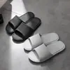 Preço Especial Liquidação Chinelos Domésticos para Mulheres, Verão Interno Antiderrapante Masculino Casa Sola Macia Chinelos para Uso Externo, Chinelos de Casal