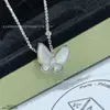Collar de Trébol y Mariposa de Gama Alta para Mujer, Diseño de Nicho de Lujo Ligero, Cadena para Clavícula con Madreperla Blanca e Incrustación Completa de Diamantes, Regalo para Novia