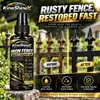 A tinta spray de retoque para cerca de ferro forjado KineShineX para exteriores cobre ferrugem e arranhões, seca rapidamente e restaura um acabamento preto e brilhante.