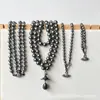 Gargantilla de la Reina Madre en estilo minimalista, collar clásico de pin de perla, cadena para la clavícula de Saturno, cadena para el cuello de lujo ligero y sensación de alta gama