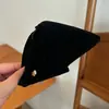 Presilha de Garra Triangular com Concha de Cetim Estilo Francês, Acessório de Cabelo Versátil de Alta Qualidade e Tendência para a Parte de Trás da Cabeça