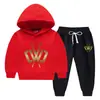 Conjunto de Suéter con Capucha para Niños Otoño e Invierno 2023 Estilo Occidental Nuevo para Niños Medianos y Grandes Ropa de Invierno Gruesa y Cálida con Forro de Felpa