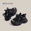 Zapatos Deportivos Nuevos de Primavera 2026 para Niños Zapatos de Papá Malla Transpirable Versátiles Zapatos Casuales para Niños y Niñas Modernos