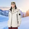 Ropa de Montañismo Tres en Uno de Moda para Pesca Conjunto de Dos Piezas Desmontable Estilo Montaña Chaqueta Cortavientos e Impermeable de Otoño e Invierno para Hombres y Mujeres
