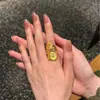 Novo Anel Dourado com Cluster Floral Estilo Palácio Retrô Chinês, Design de Nicho e Único, Anel Ousado e Arrojado para o Dedo Indicador