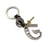 Llavero creativo para hombre y mujer, pequeño regalo de aleación con anzuelo de pescado, llavero de cuero tejido vintage, colgante para llave de coche