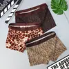 Roupa Íntima Masculina de Seda Gelada com Estampa de Leopardo Personalizada de Verão, Confortável e Macia, Boxer Ousado, Shorts Sexy de Quatro Cantos