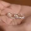 Anillos de Pareja Trenzados con Giro y Circonita Inspirados en el Diseño para Mujer, Anillo Abierto para el Día de San Valentín con Incrustación de Diamante Triturado Cepillado Mate