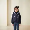 Nova Jaqueta de Outono Infantil Tricô Bordado Top Estiloso Moletom Jaqueta para Crianças Grandes Esportes