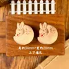Madeira de Faia Natural Esculpida Coelho Lua Bolo Acessórios DIY Corrente de Celular Chaveiro Pingente Charme de Bolsa Acessório Decorativo