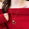 Collar de Pony Terciopelo Rojo para Mujer, Cadena Versátil de Suéter de Gama Alta para Otoño e Invierno, Popular Accesorio de Cadena para Clavícula con Cordón