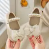 Sandalias para Niñas 2026 Nuevo Estilo Primavera y Otoño Zapatos Tipo Bota para Niños Gorro para Bebé Niña Pequeña Antideslizantes Suela Suave Moda Zapatos de Princesa