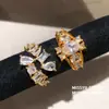 Diamantes Dourados Entrelaçados! Anel de Dedo Indicador Quadrado de Zircônia em Forma de Gota D'água, Estilo Fashionable e Robusto, Acessório de Mão Versátil Simples e Elegante para Mulheres