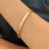 Brazalete Dorado Ancho Abierto Exagerado para Mujer, Pulsera Metálica de Alto Acabado Espejo, Estilo Europeo y Americano, Brazalete Abierto Apilable Finamente Elaborado