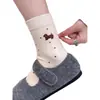 Calcetines de lunares para cachorros de otoño e invierno, calcetines de media pantorrilla para mujer, cálidos, estilo ballet, estilo coreano, calcetines largos con borde fruncido, dando un aspecto juvenil y femenino