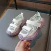 Sandalias Deportivas para Niñas Verano 2025 Estilo Nuevo Sandalias Cerradas para Niños Estilo Coreano Zapatos de Malla Respirables Huecos para Niños Medianos y Mayores