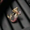 Broche de Sirena Incrustado de Diamantes de Segunda Mano Color Degradado Personaje de Dibujos Animados Accesorios Pines Moda Transfronteriza Joyería Personalizada Venta al por Mayor