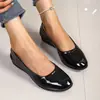 Colección otoño 2026 transfronteriza para tallas grandes: mocasines de punta fina, zapatos de trabajo, estilo slip-on, cómodos para todas las estaciones, zapatos de mujer para exportación