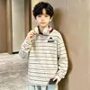 Camiseta de manga larga a rayas de retazos de algodón puro para niños 2026 primavera y otoño casual versátil camiseta base para niños y niños mayores moderna