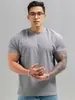 Camiseta Masculina de Verão Nova Esportiva Casual Corrida Exercício Fitness Grande Elástica Listrada Secagem Rápida Gola V Solta Manga Curta