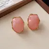 Brincos de resina geométrica irregular com pino de prata vintage europeu e americano, tachas de design nicho, acessórios de ouvido modernos e versáteis