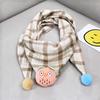 Bufanda infantil de dibujos animados estilo coreano, otoño e invierno, nueva, para niños y niñas, color contrastante, pata de gallo, bufanda triangular, bufanda a cuadros que combina con todo