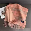 Cachecol Quente Xadrez Estilo Britânico Clássico Outono e Inverno Lenço Feminino Versátil Roupa de Trabalho Franja Areia Fina Cachecol Imitação de Caxemira