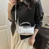 Bolsa Dumpling 2025 Nova Popular Bolsa Feminina Fashionable Bolsa para Celular Pérola Verão Textura Prata Ombro Único Transversal Pequena Bolsa