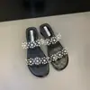 Sandálias Elegantes com Tira Transparente de Pérola para Mulheres 2026 Novo Estilo Salto Bloco Bico Quadrado para Uso Externo Chinelos Estilo Fada Gentil