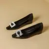 Sapatos Aumentadores de Altura Femininos para Primavera e Outono, Novo Estilo Francês Luxo Leve Fivela Quadrada com Strass Salto Médio Slip-On Sola Macia Rasa Sapatos Individuais para Mulheres