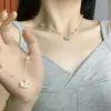 Collar de Mariposa de Zirconia y Perla, Estilo Pequeño Chanel, Femenino, Versátil, Gargantilla Ajustable, Lujo Ligero, Cadena para Clavícula de Nicho