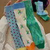 Meias Finas Respiráveis de Malha para Primavera e Verão com Design de Cores Contrastantes e Patchwork, Meias de Cano Médio Estilo College Feminino em Tons Dopamina Coloridos