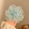 Flor de Pessegueiro Pura e Inocente~ Grampo de Cabelo Flor de Organza, Presilha Lateral de Design Exclusivo, Presilha para Franja, Acessório de Cabelo Atmosférico, Adorno de Cabeça
