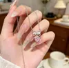 Collar de Corazón Rosa de Lujo Ligero Estilo Coreano y Japonés para Mujer, Cadena para Clavícula de Alta Gama, Diseño de Nicho, Accesorio de Cuello Versátil, Moderno