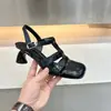 ¡En stock, se envía al instante! Zapatos de Mujer Estilo Europeo con Tacones Gruesos Altos, Hebilla de Moda, Zapatos de Jaula de Cerdo Tejidos Calados, Sandalias Romanas para Mujer