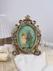 Moldura Oval de Resina com Relevo Estilo Europeu Retrô Porta-Retrato Ornamento para Decoração de Parede de Alojamento Local Pendurado na Parede