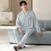 Cárdigan largo de manga larga y pantalón largo de algodón para hombre al por mayor, conjunto casual simple de otoño para casa, conjunto de dos piezas adecuado para usar al aire libre