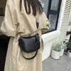 Bolsa Balde Retrô de Estilo Coreano Transfronteiriço com Alça Larga de Ombro 2025 Nova Moda Versátil para o Dia a Dia Bolsa Transversal Feminina de Ombro